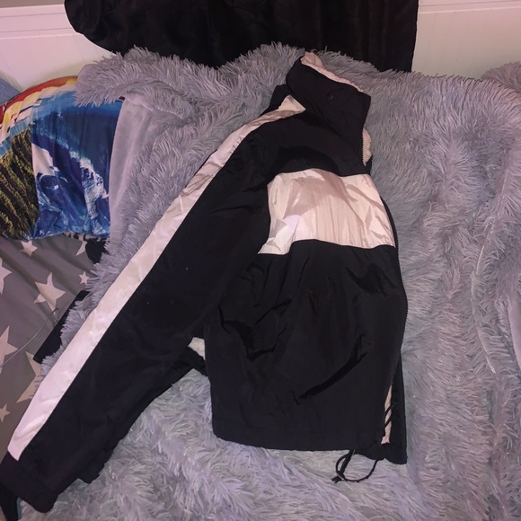 Hollister black and white fleece lined jacket - Picture 3 of 5